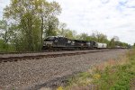 NS 4087 with train 39G west toward Pittsburgh